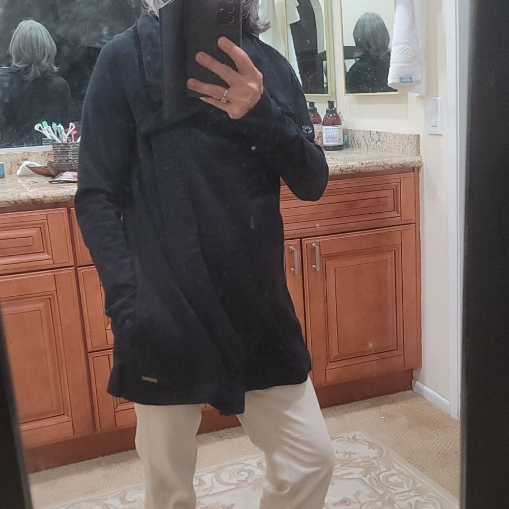 -‎ Lululemon flap jacket size 6. - Picture 4 of 12